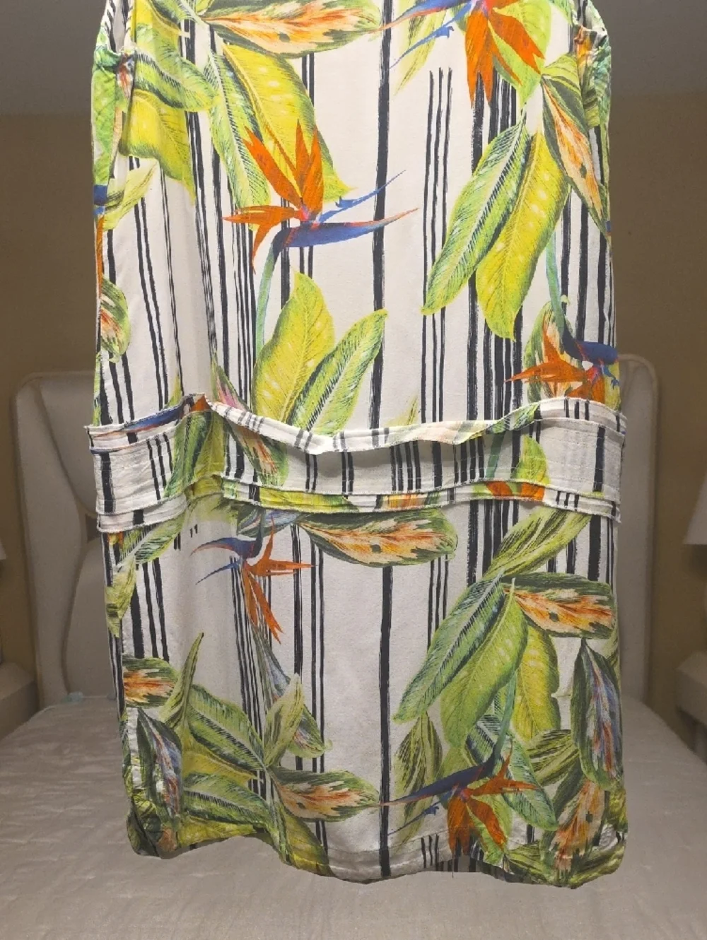 Luigi Bertolli Weekend ViscoseTropical Leaf Pocket Mini Dress in White and Green - Picture 8 of 16